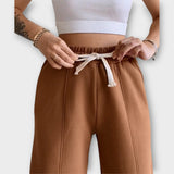 Sada s Knoflíky a Elegantní Linií pro Každý Styl Váš Outfit