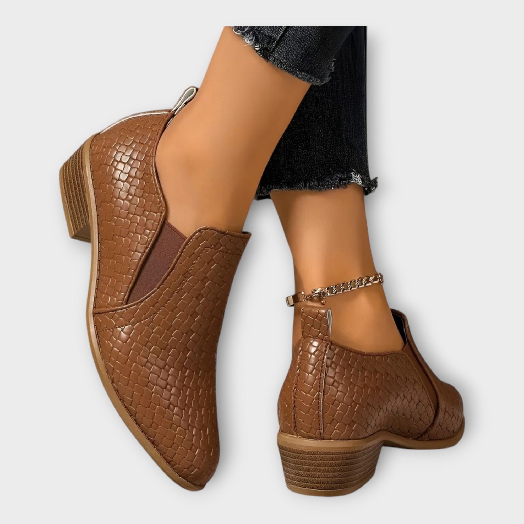 Elegantní Slip On Boty S Nízkým Podpatkem Pro Příležitost
