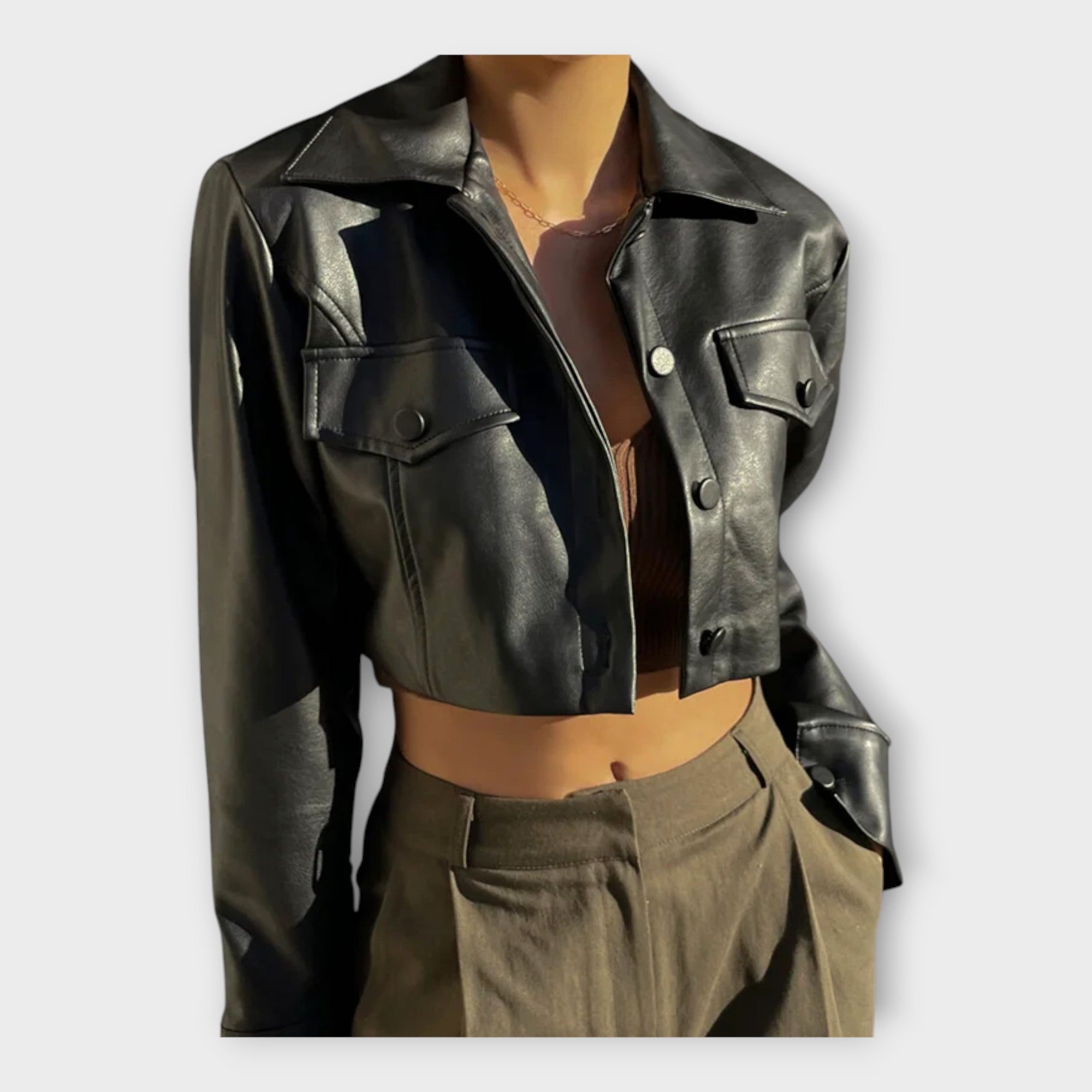 Kratká Kožená Bunda S Kapsami Elegantní Pro Váš Styl
