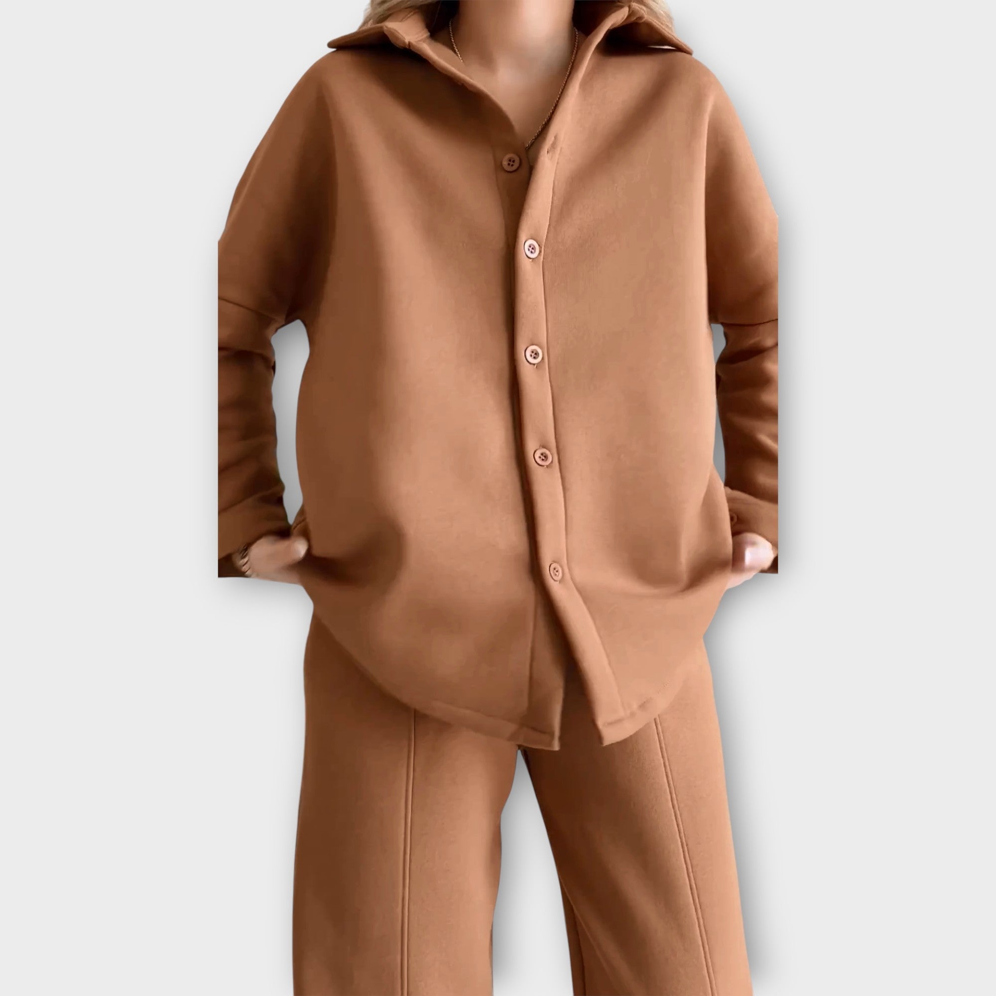 Sada s Knoflíky a Elegantní Linií pro Každý Styl Váš Outfit