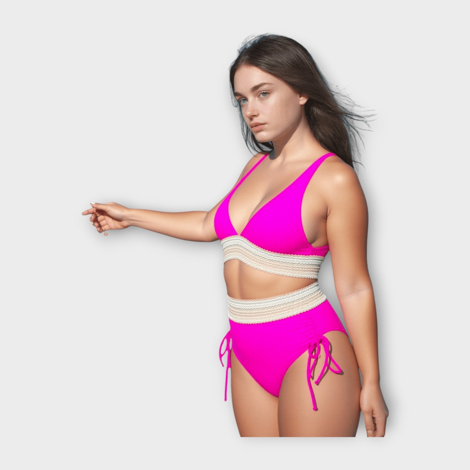 Bikiny S Pleteným Detailem V Pase A Vysokým Pasem Na Pláž