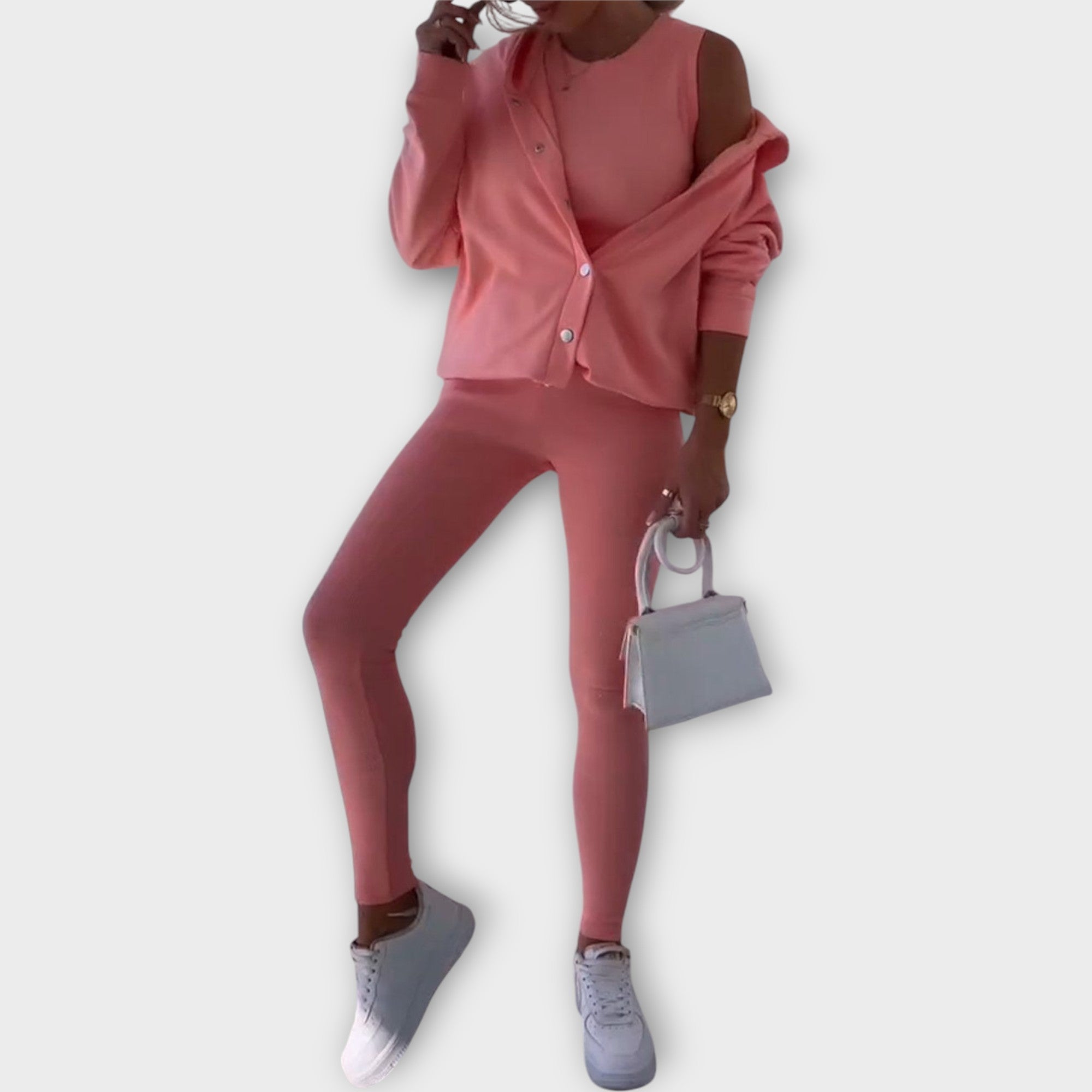 Set Loungewear S Moderní Estetikou A Volným Střihem