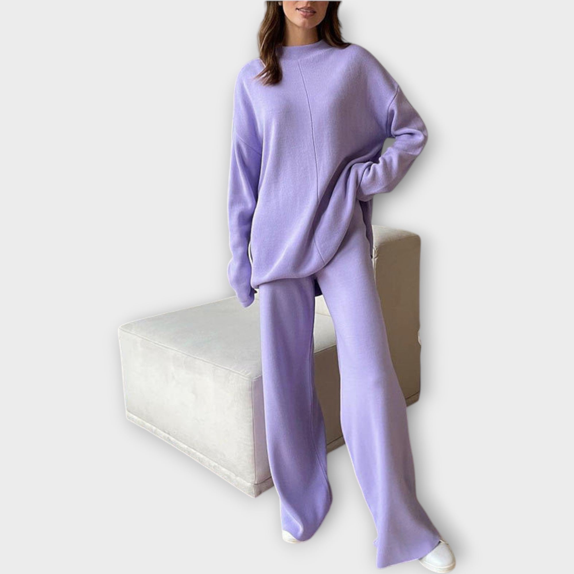Set S Volným Střihem A Minimalistickou Estetikou Elegantně