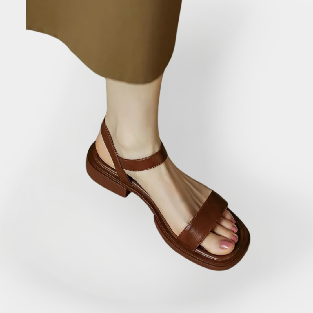 Dámské Kožené Sandály S Nízkým Blokovým Podpatkem Elegantní