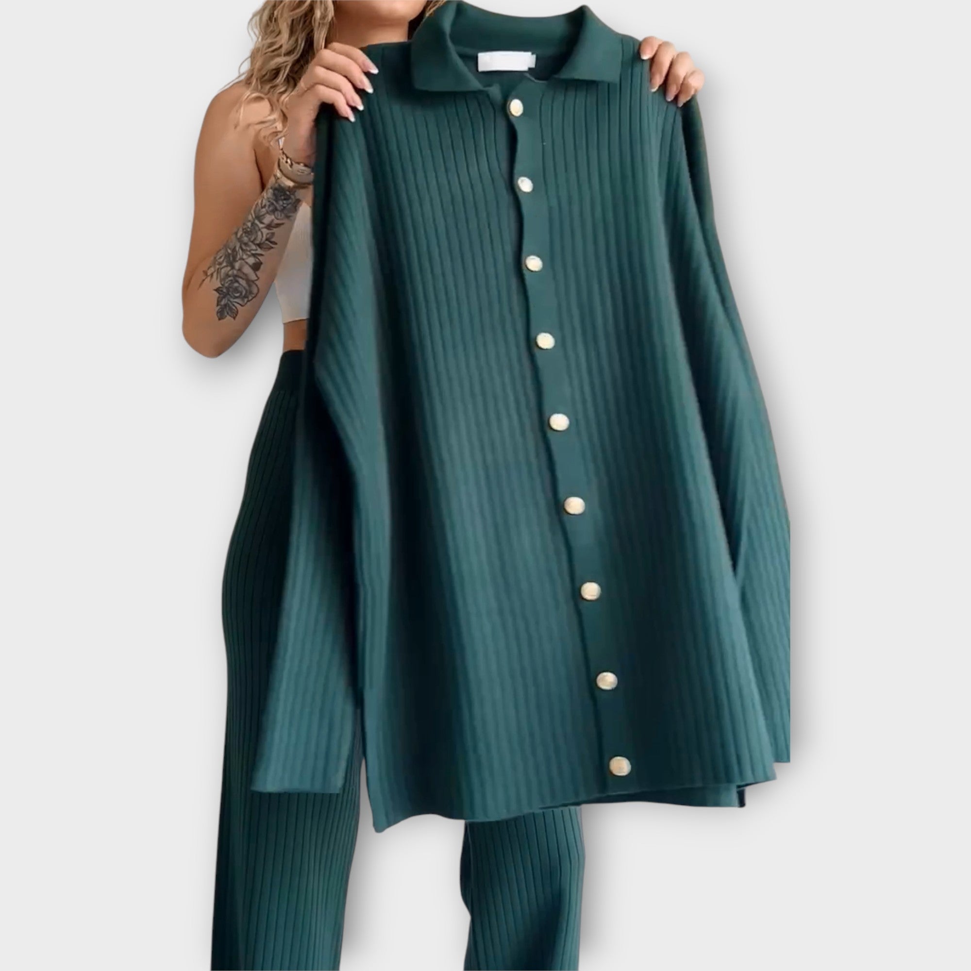 Sada S Žebrovanými detaily A Elegantní Linií Pro Váš Styl