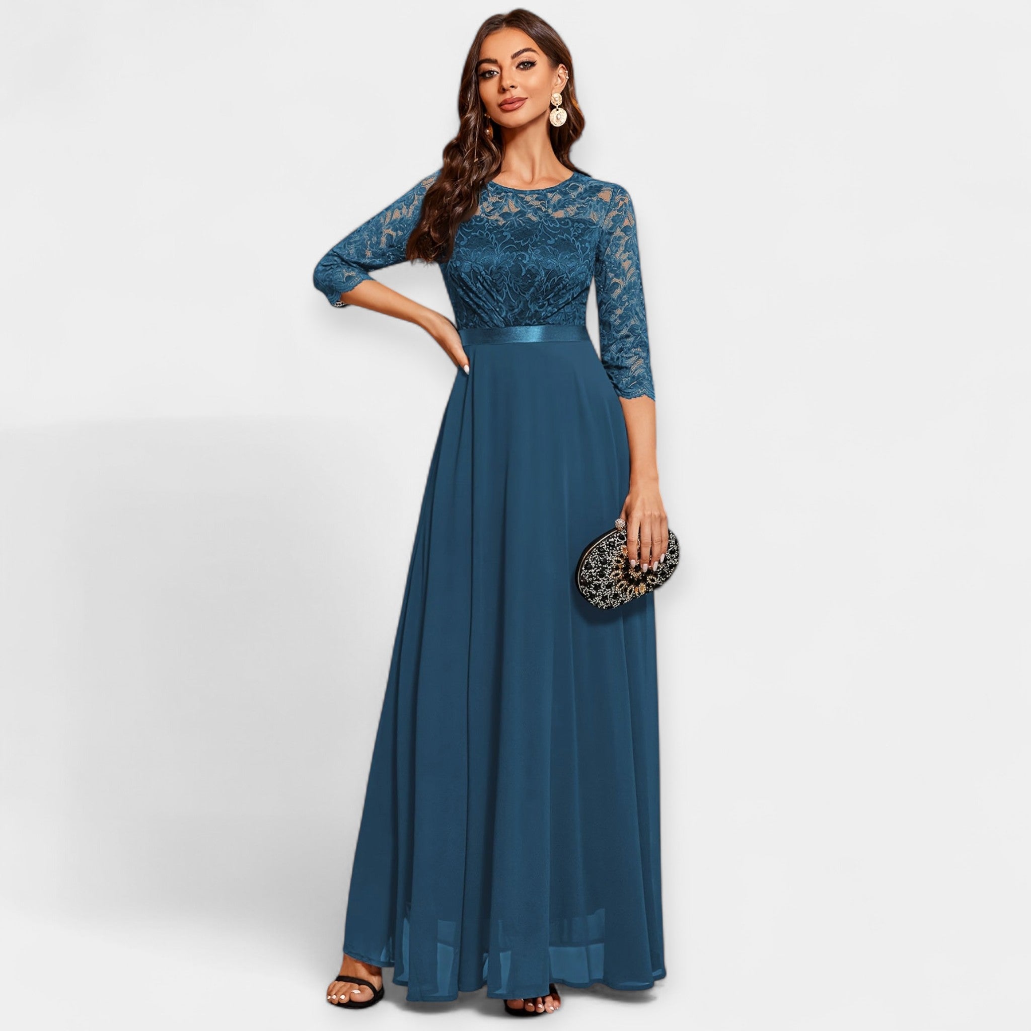 Krajkové Šaty Z Šifónu Pro Romantický Vzhled Na Událost