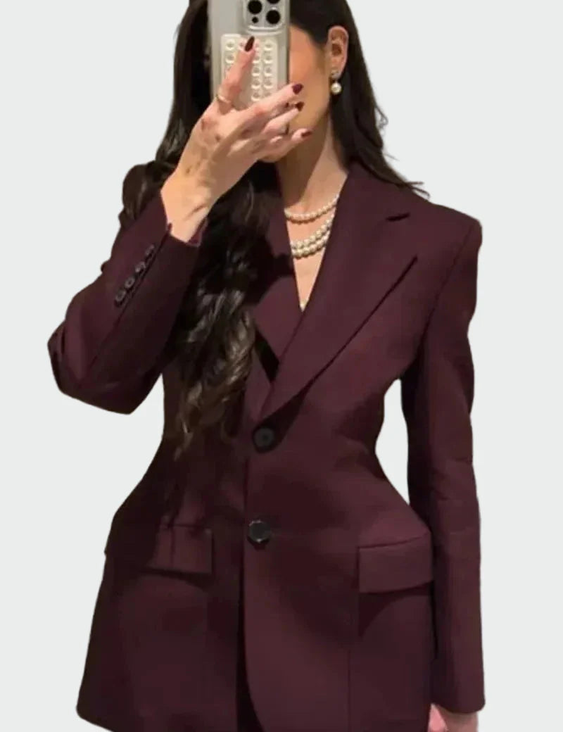 Elegantní Sako S Výraznou Linií A Knoflíky Klopový Límec
