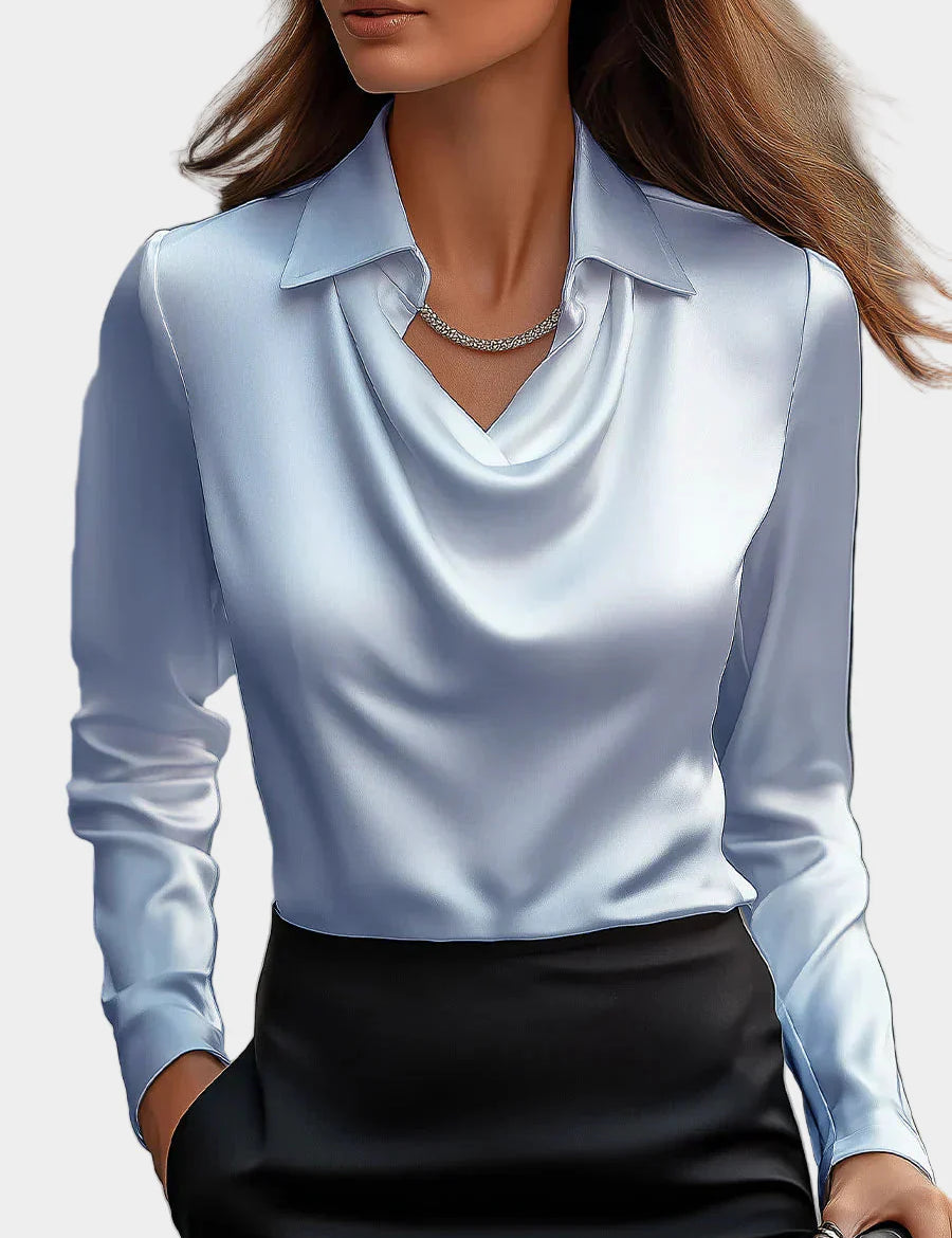 Elegantní Bílá Saténová Blůza Se Drapovaným Dekoltem