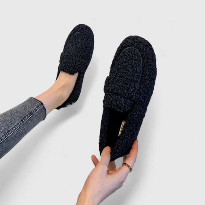 Teplé Slip On Boty Pro Ženy S Elegantním Designem Černé