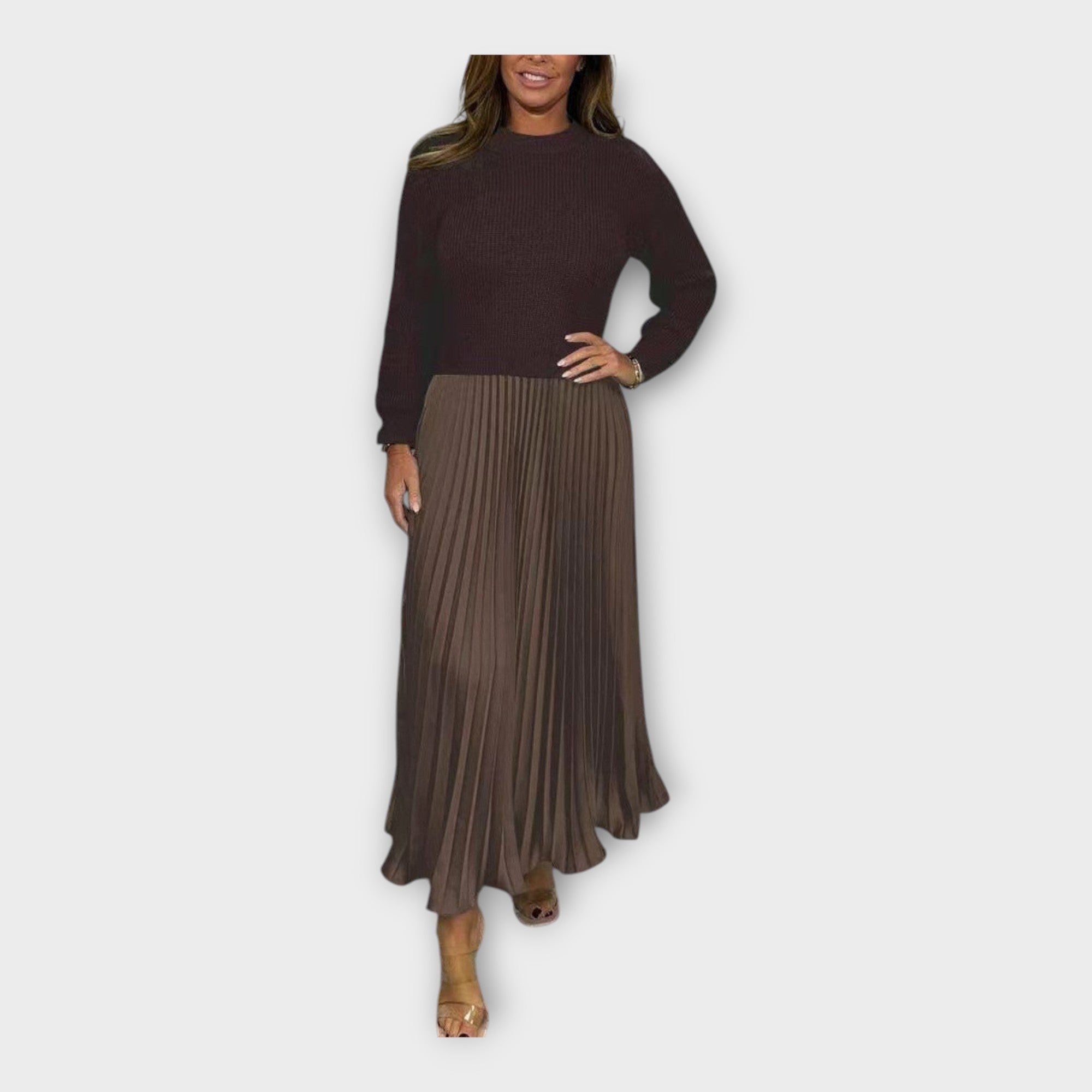 Elegantní Šaty S Plisovaným Vzorem Nadčasové Estetiky