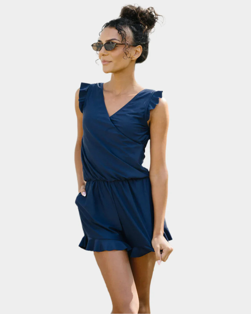 Elegantní Plavky S Volány A Oporou Prsou Se Vázaným Pásem