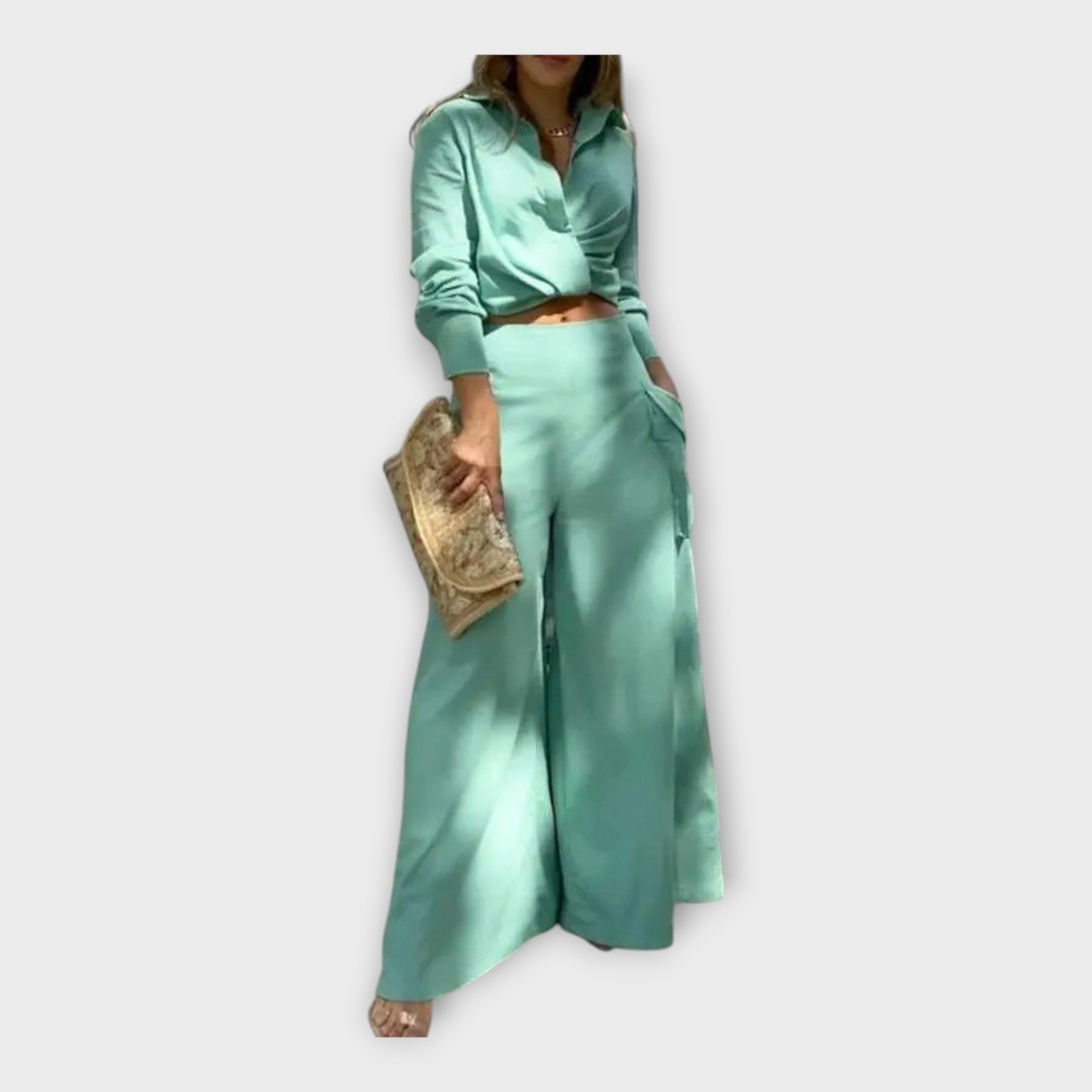 Set S Nadčasovou Eleganci A Minimalistickým vzhledem
